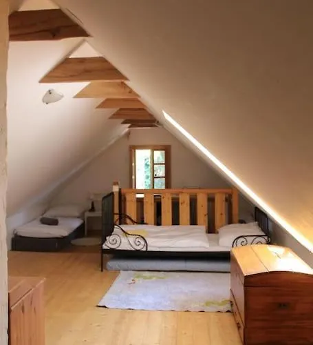 Drevenice U Azzyho בית נופש *